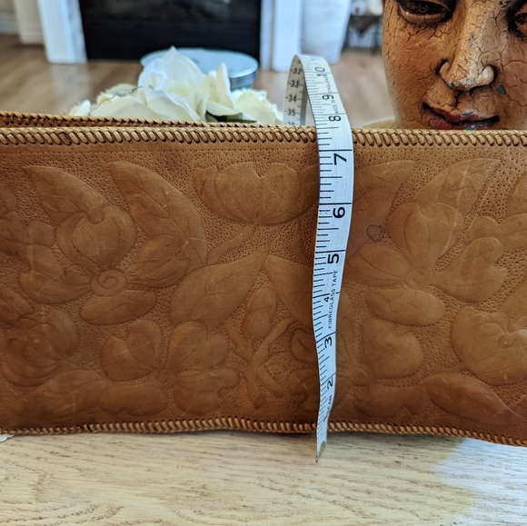 Vintage Tooled Embossed Leather Purse Clutch - Picture 6 of 13